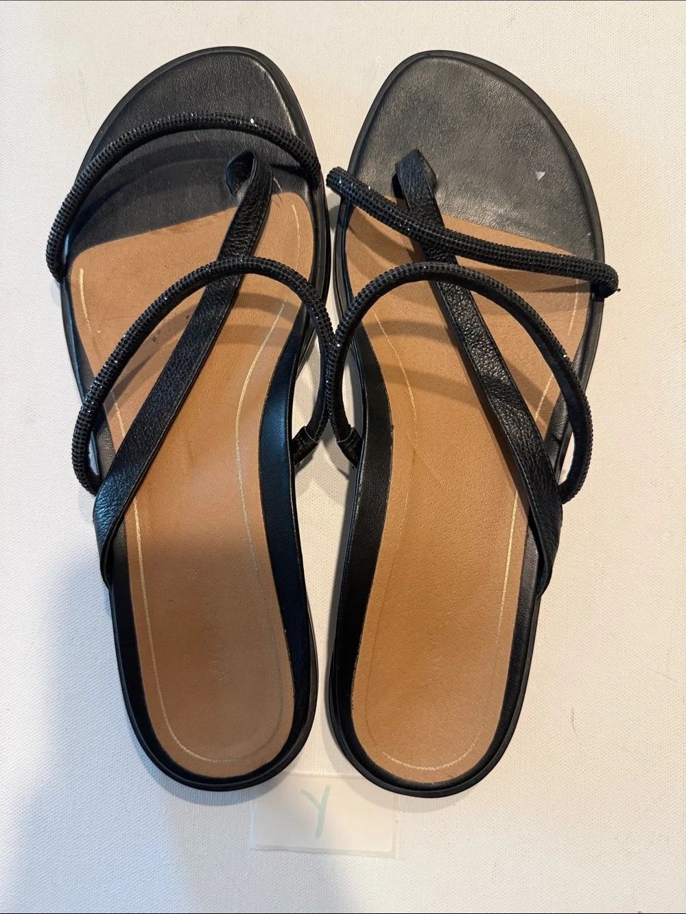 Vionic Black Strappy Toe-Loop Sandals - Picture 3 of 3